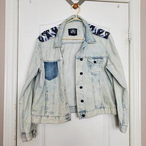 NWOT- ROCK & REPUBLIC Hitchiker Patch Denim Jacket